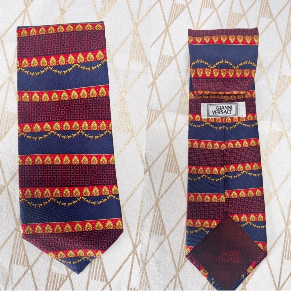Gianni Versace VINTAGE 100% Silk Neck Tie